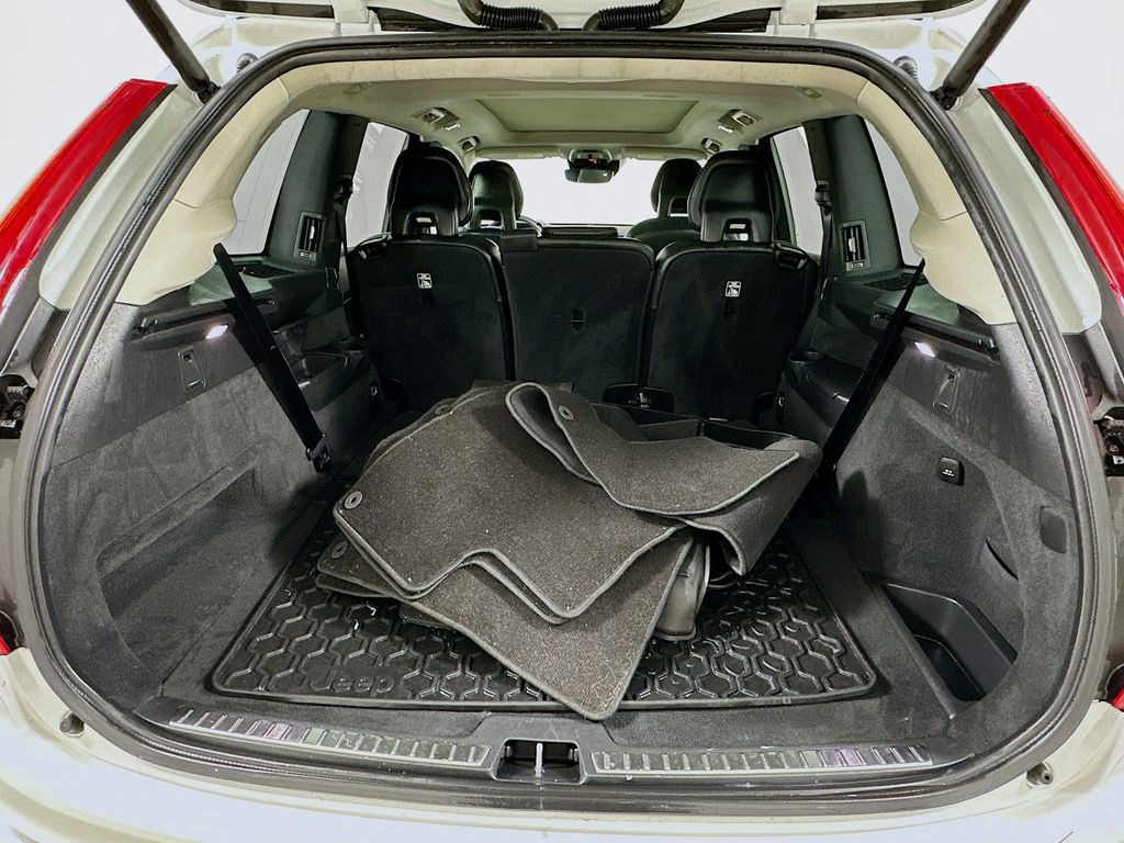 Thumbnail: 2020 Volvo XC90 - 27