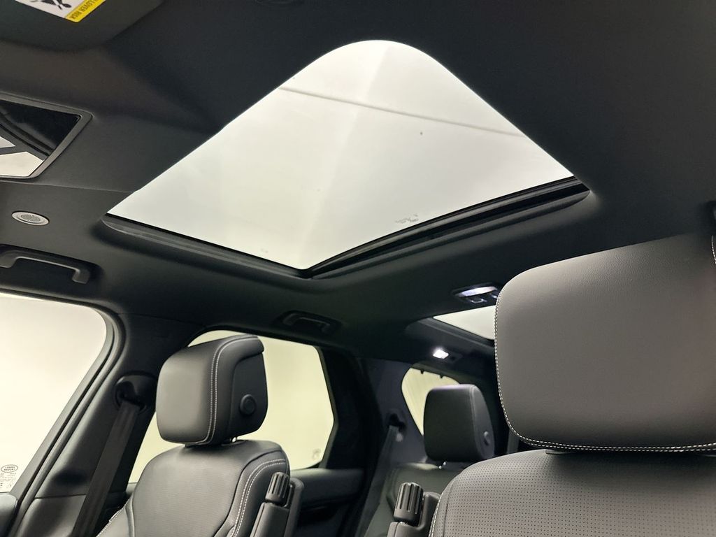 2025 Land Rover Discovery S 10