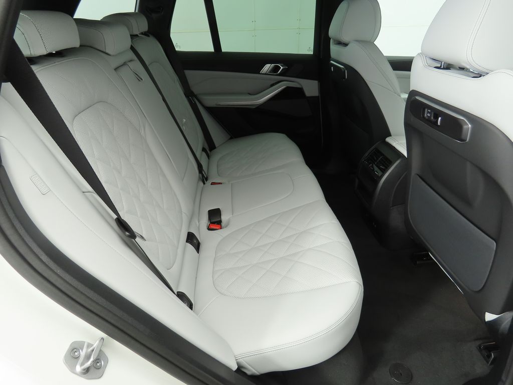 Thumbnail: 2026 BMW X5 - 22