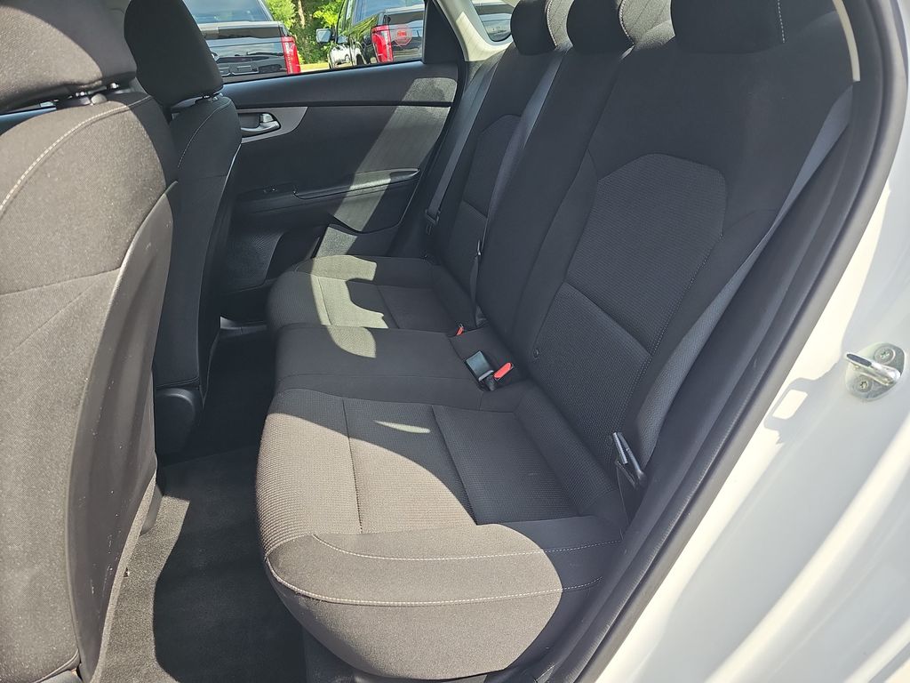 Used 2021 White Kia LXS image 13