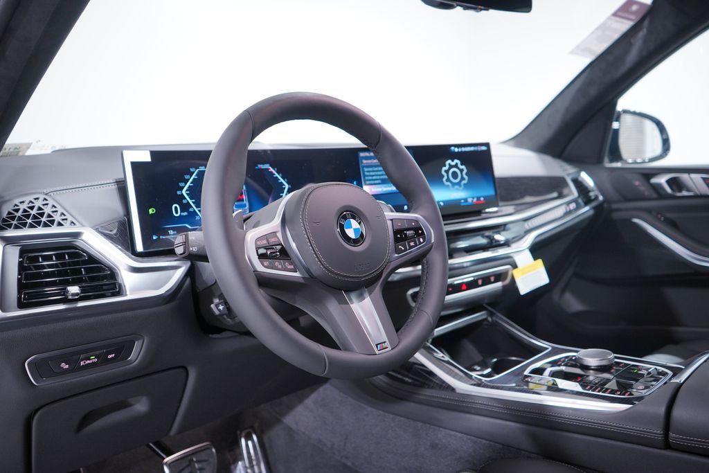 Thumbnail: 2026 BMW X7 - 6