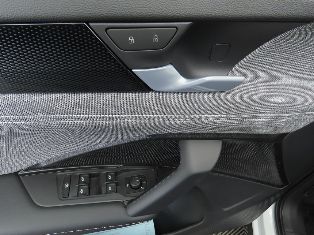 Thumbnail: 2026 Volkswagen Tiguan - 23