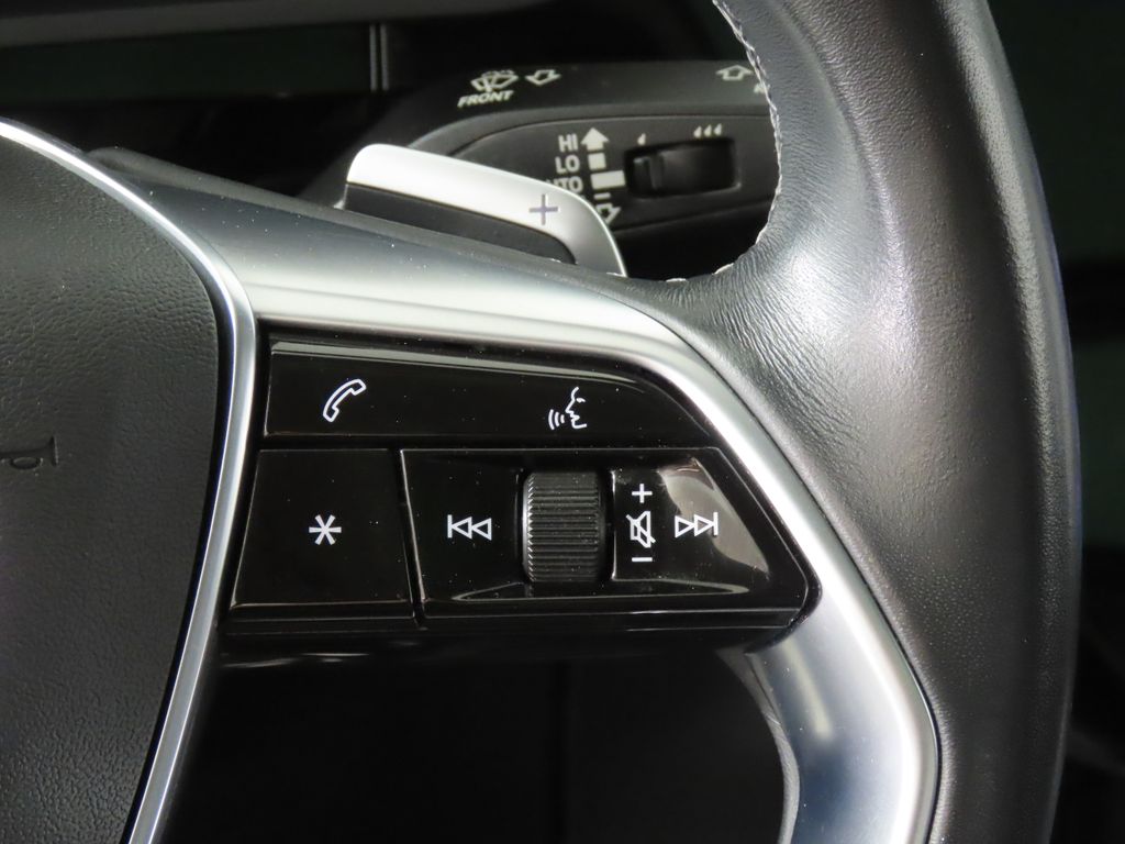 Thumbnail: 2024 Audi Q8 e-tron - 17