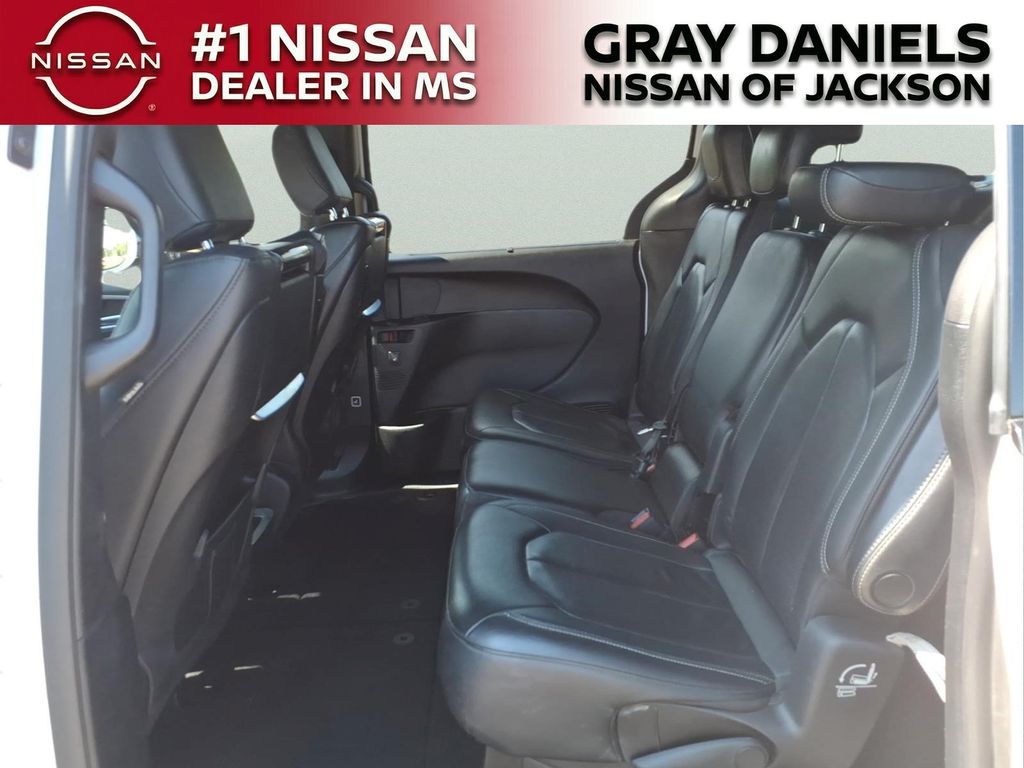 Used 2020 Chrysler Pacifica Van