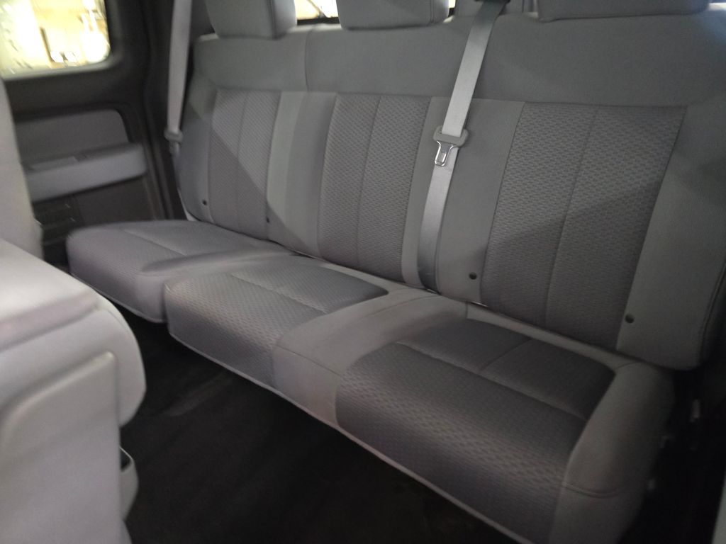 2011 Ford F-150 XLT photo 16