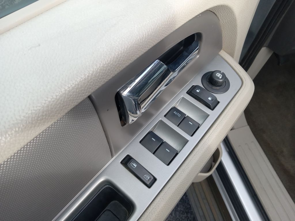 2014 Ingot Silver Metallic Ford Expedition XLT 4X4 SUV