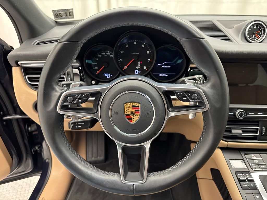 2021 Porsche Macan  32