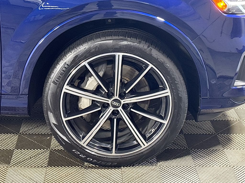 2022 Audi Q7 55 Premium Plus