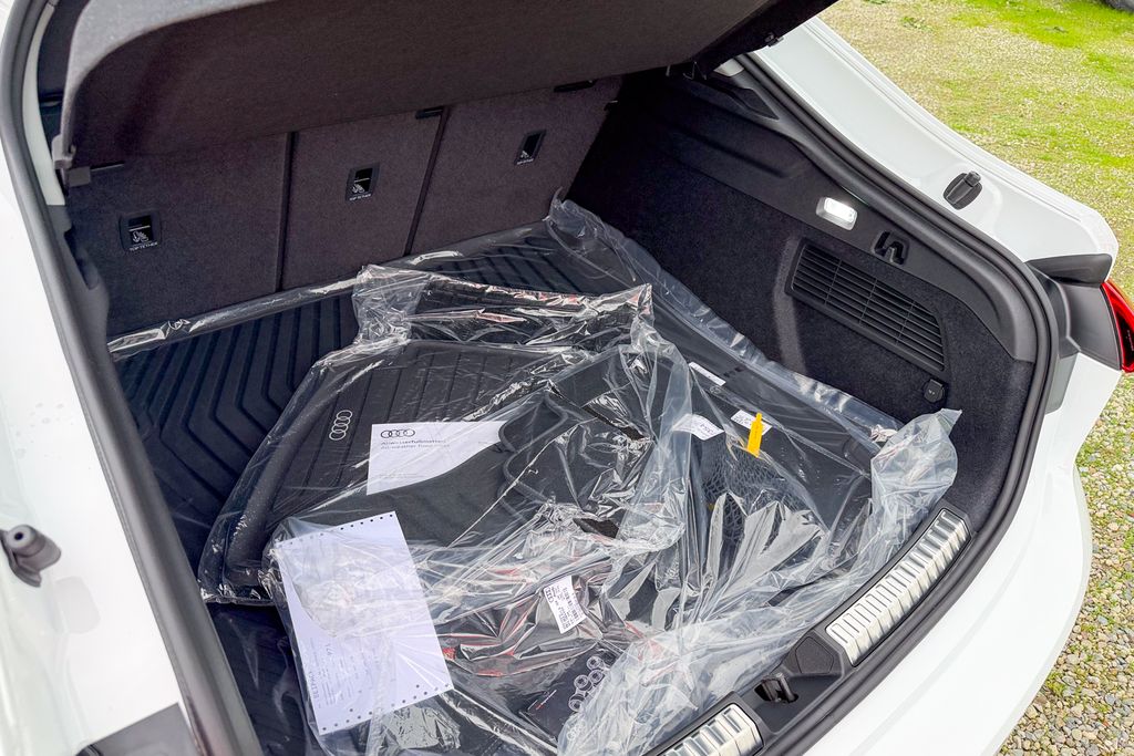 New 2025 White Audi 2.0T Premium image 25