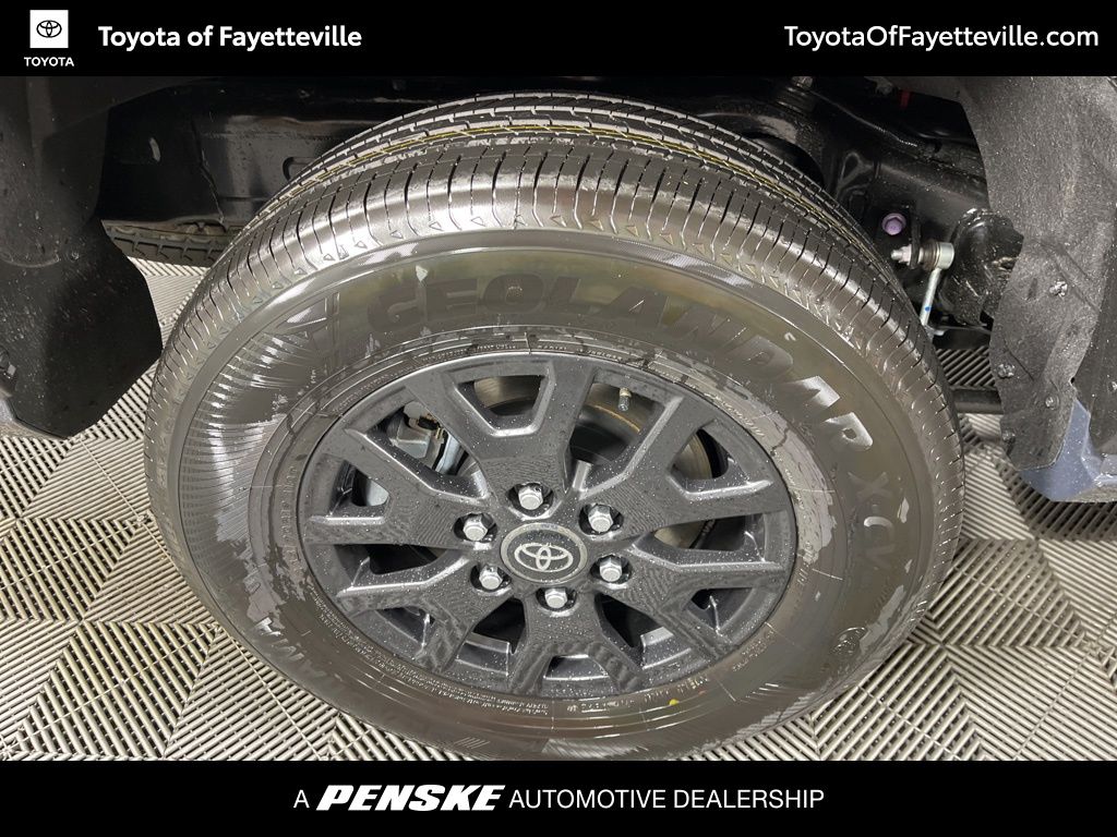 Thumbnail: 2025 Toyota 4Runner - 17