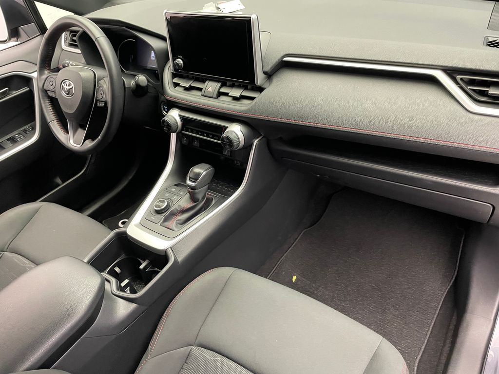 2023 Toyota RAV4 Prime SE 16