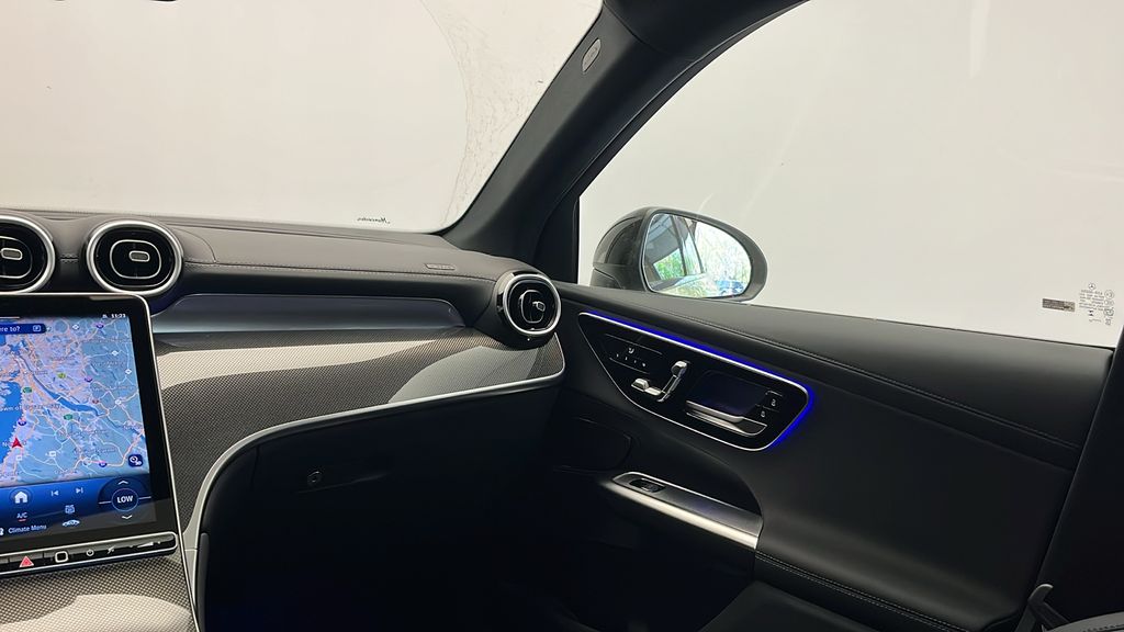 2025 Mercedes-Benz GLC 350 24