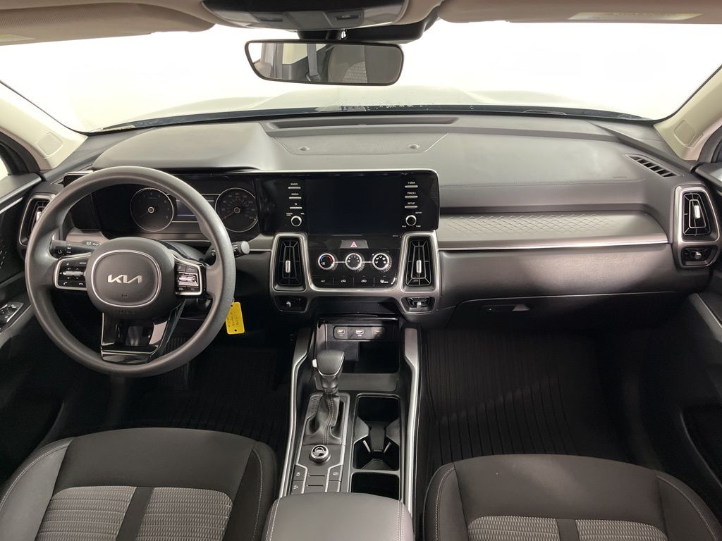 Thumbnail: 2023 Kia Sorento - 16