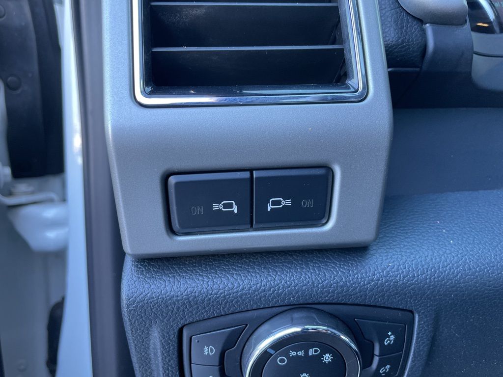 Certified Used 2022 White Ford Lariat image 42