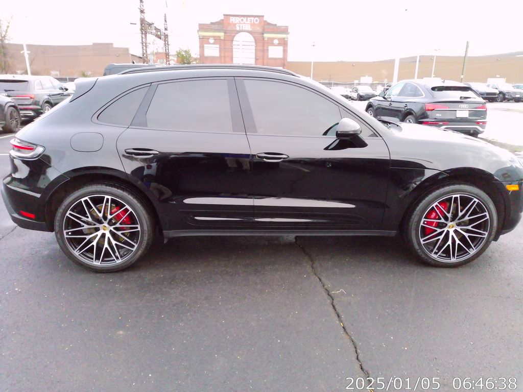 Thumbnail: 2023 Porsche Macan - 6