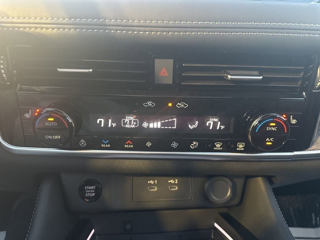 2025 Boulder Gray Pearl Nissan Rogue Platinum FWD SUV