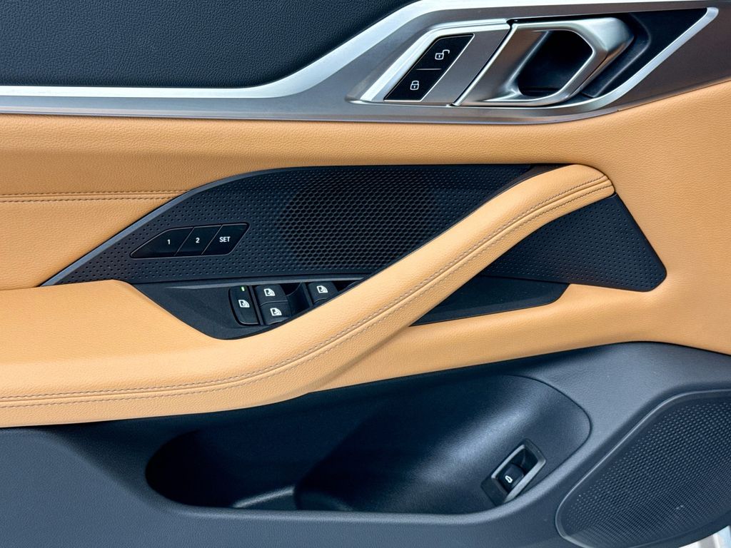 Thumbnail: 2025 BMW i4 - 22