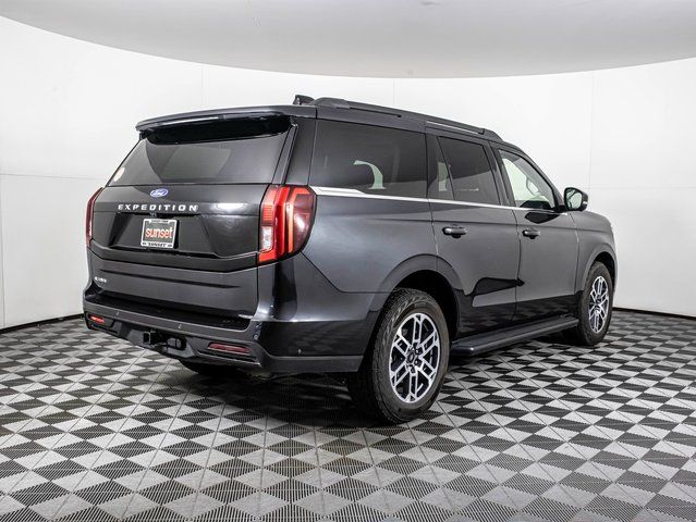 Used 2025 Gray Ford Active image 3