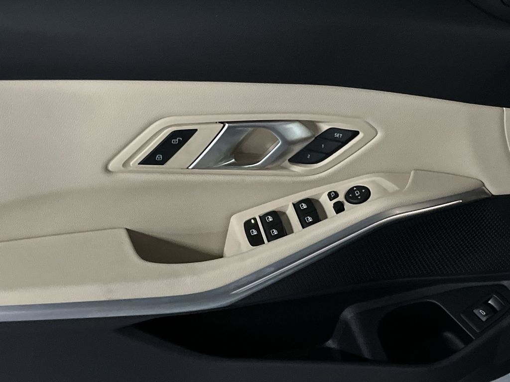 2025 BMW 3 Series 330i xDrive 13
