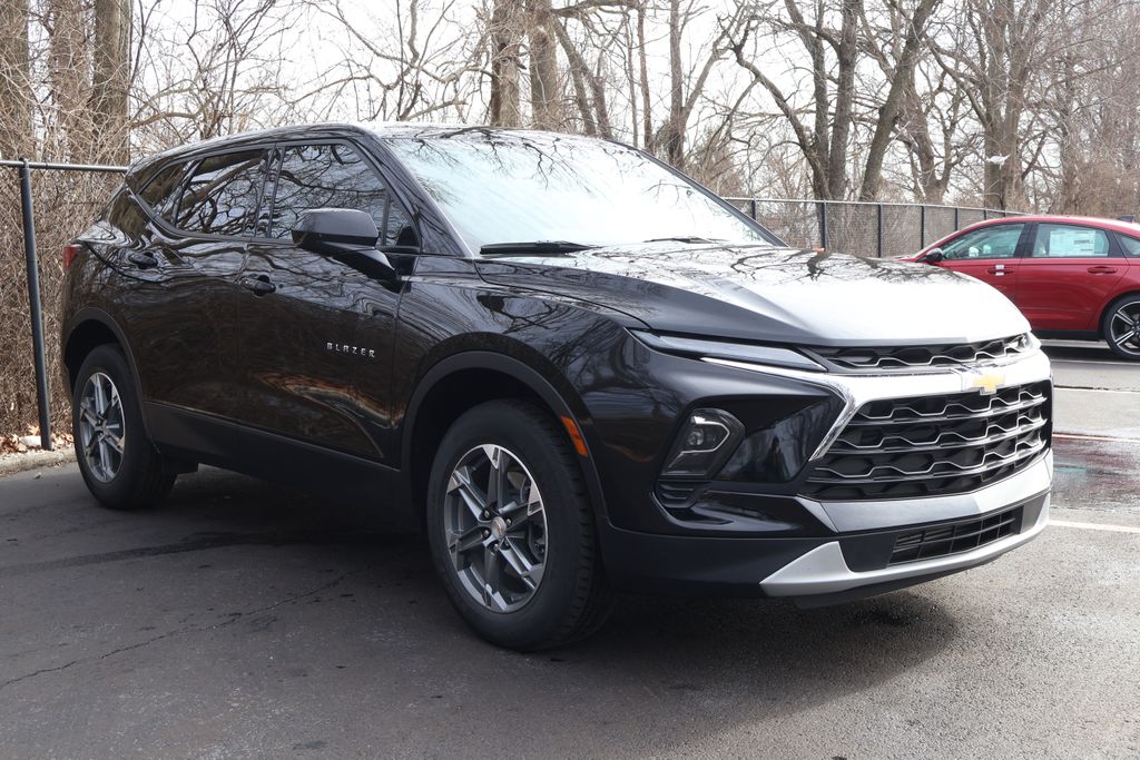 Thumbnail: 2023 Chevrolet Blazer - 10