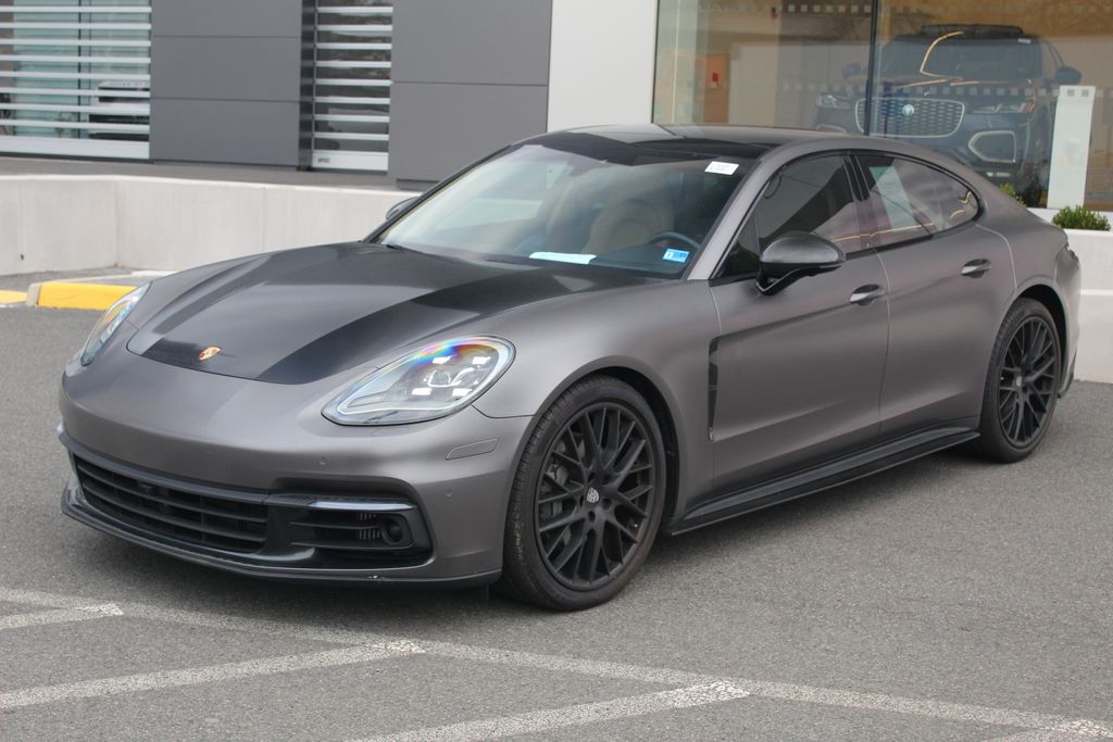 2018 Porsche Panamera 4S's photo