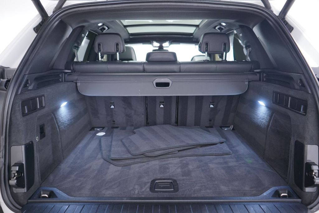 Thumbnail: 2021 BMW X5 - 22