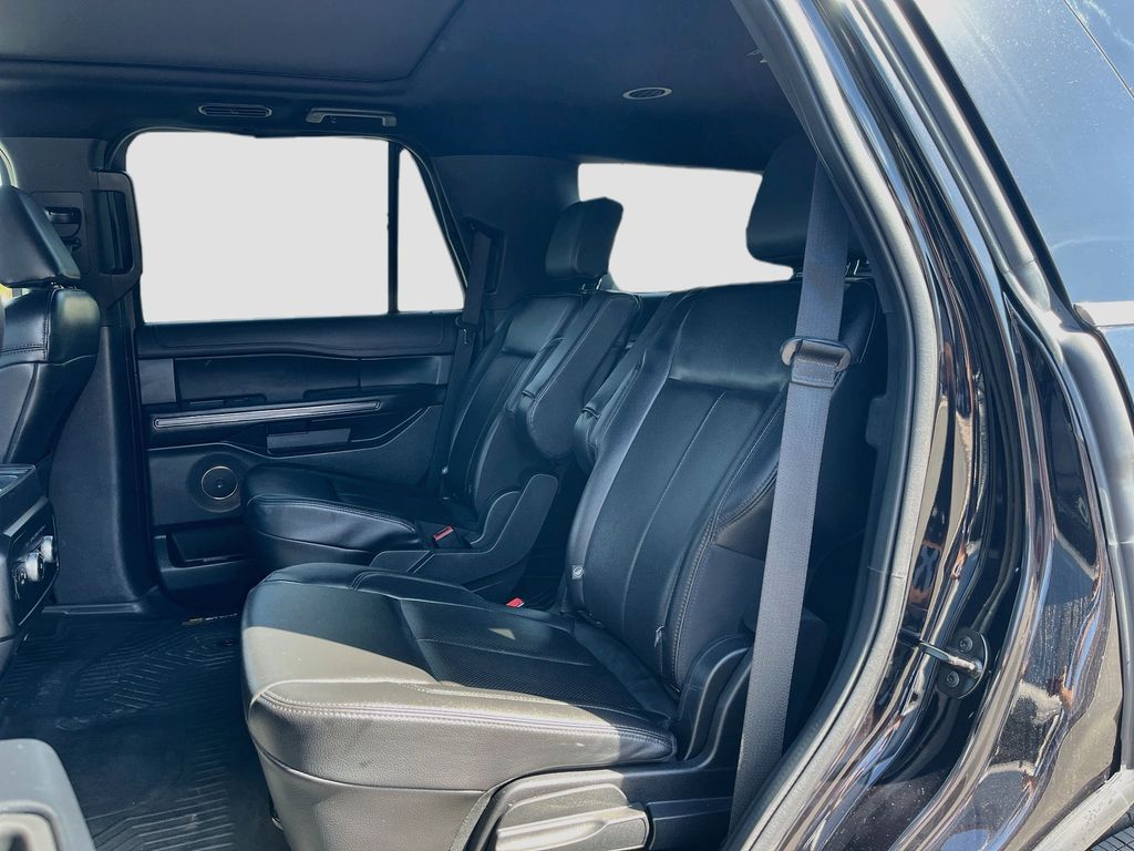 Used 2021 Black Ford XLT image 23