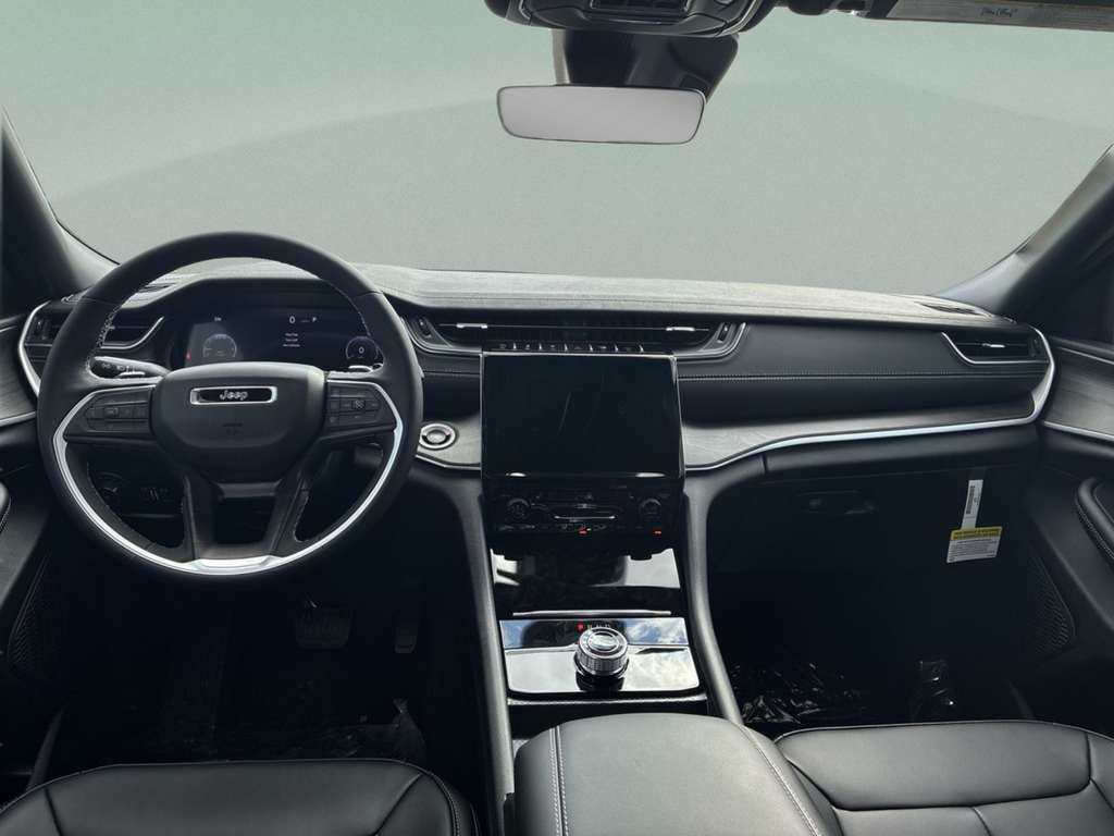 New 2025 White Jeep Limited image 31