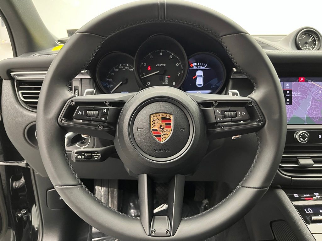 Thumbnail: 2025 Porsche Macan - 12