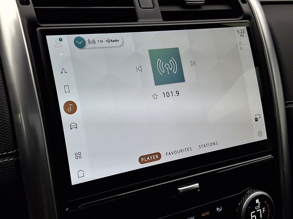 Thumbnail: 2023 Land Rover Discovery - 18