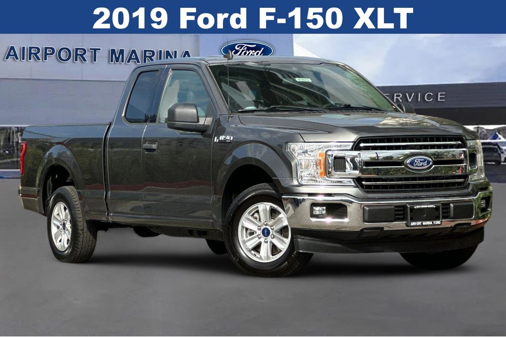 2019 Ford F-150 XLT 2