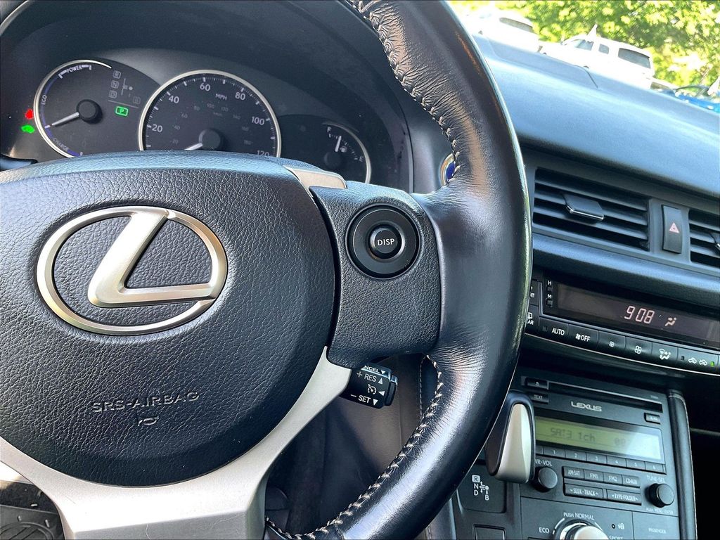 2016 Lexus CT — photo 23