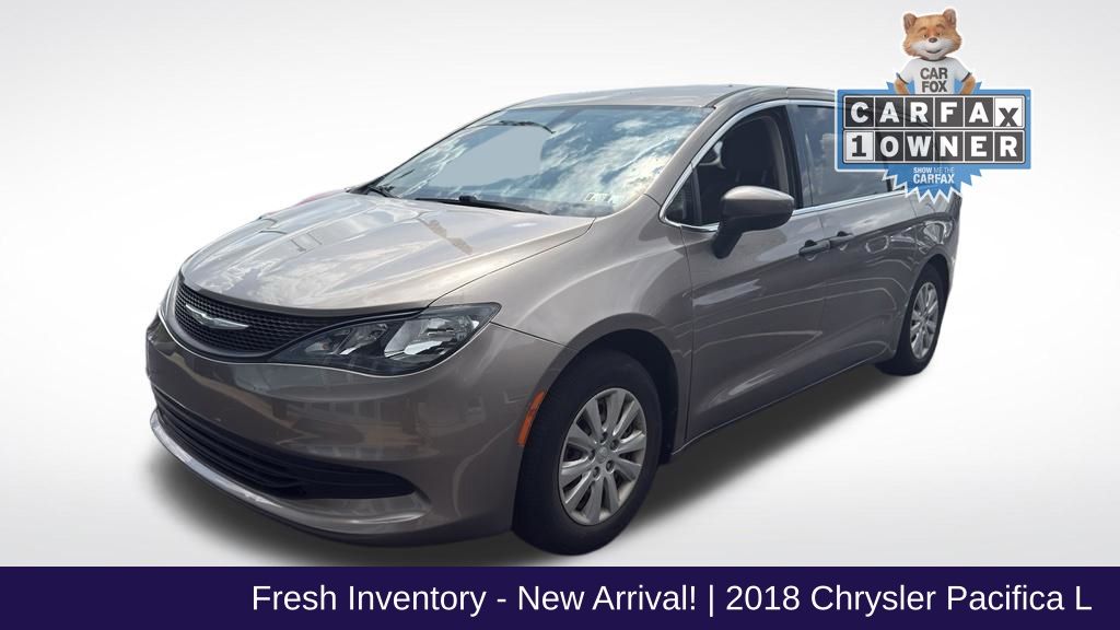 Molten Silver 2018 Chrysler Pacifica Minivan Front-Wheel Drive 9-Speed Automatic