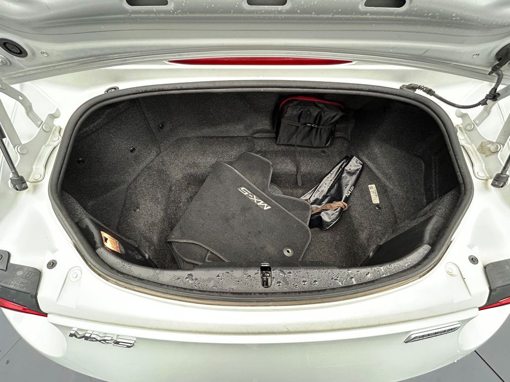 Used 2016 Ceramic Metallic Mazda Grand Touring image 30