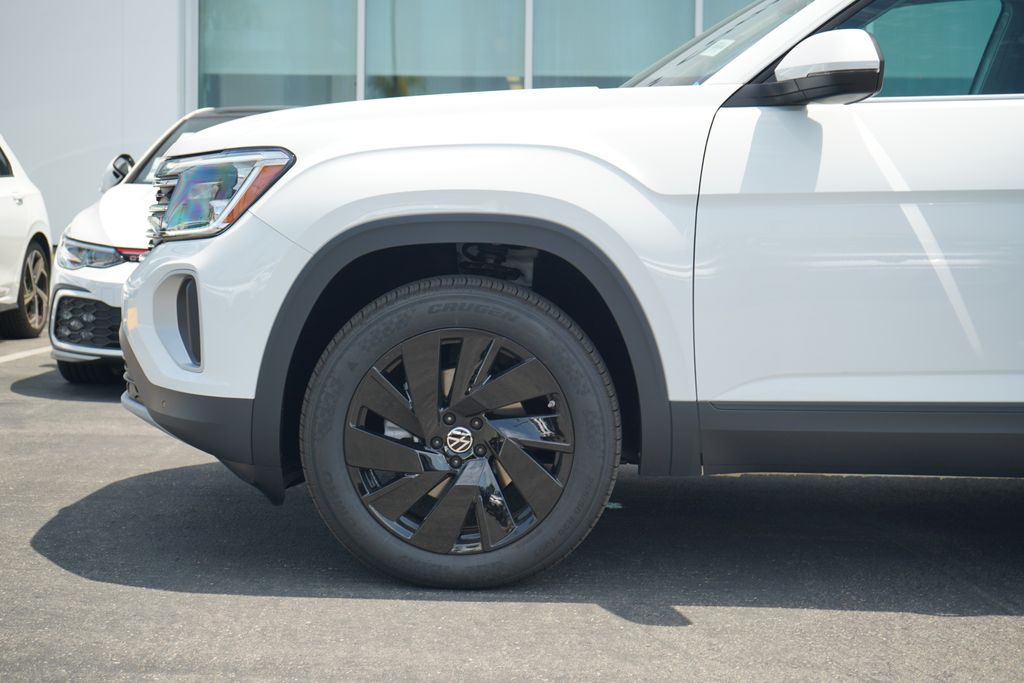 2025 Volkswagen Atlas SE 2