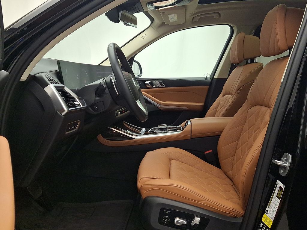 Thumbnail: 2024 BMW X7 - 16