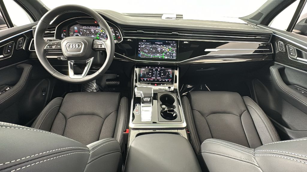 2025 Audi Q7  11