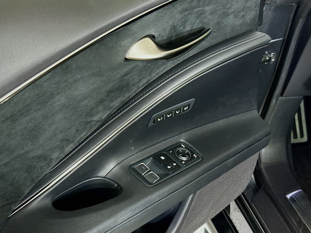 Thumbnail: 2019 Lexus LC - 18