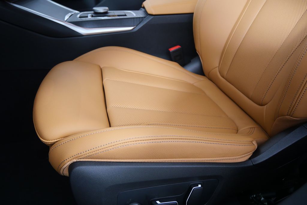 2025 BMW 3 Series 330i 9