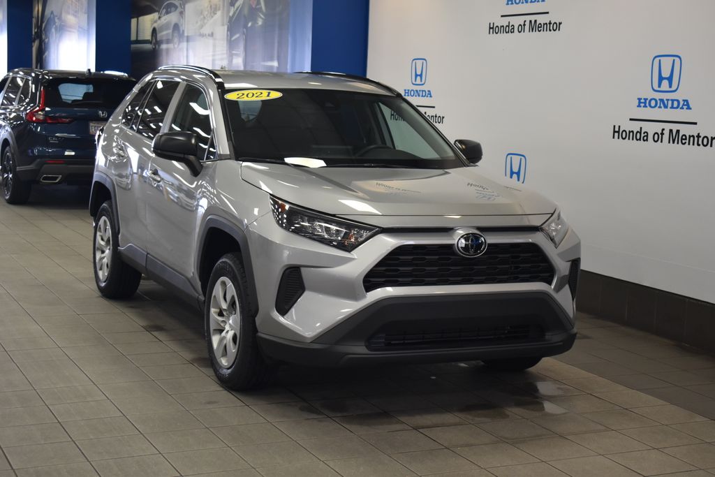 2021 Toyota RAV4 LE 8