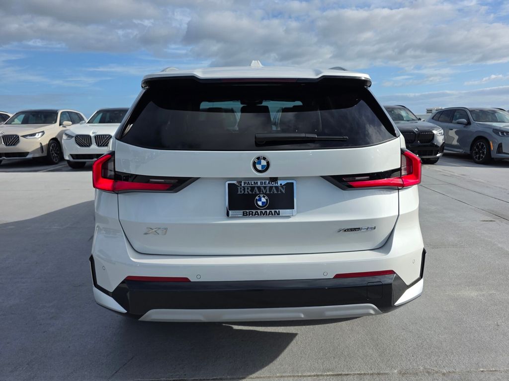 New 2026 White BMW xDrive28i image 5