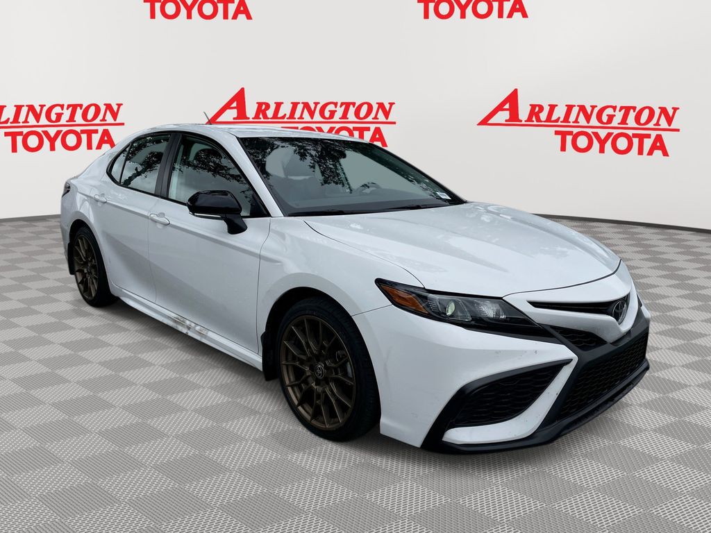 2023 Toyota Camry SE Nightshade's photo