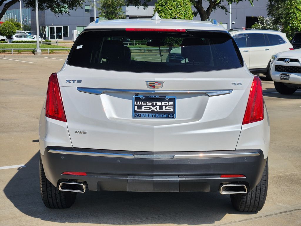 2018 Cadillac XT5 Luxury White at Bayshore Chrysler Jeep Dodge Ram