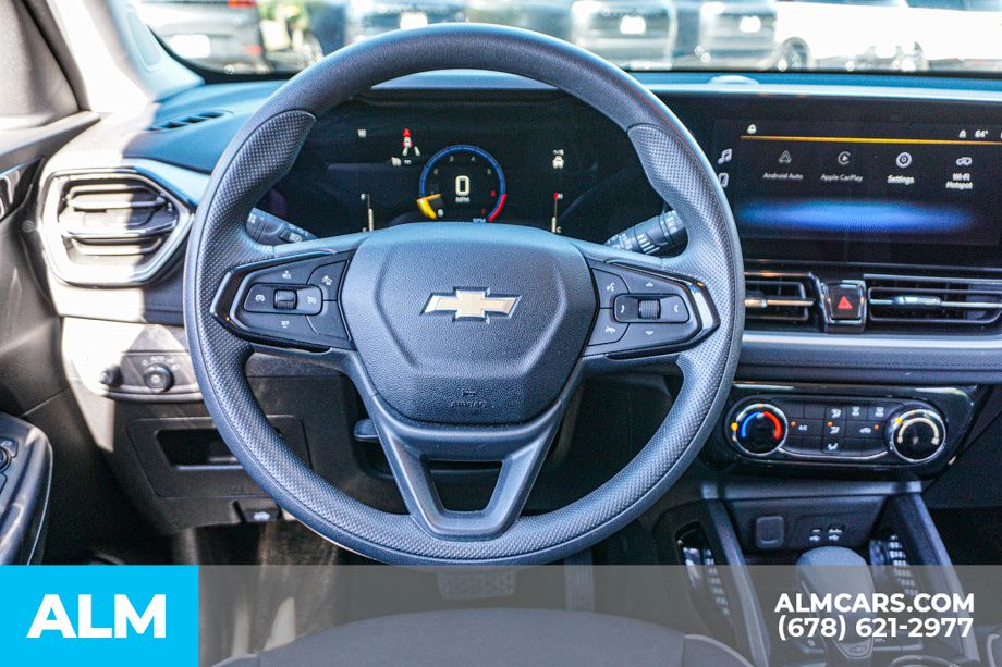 Used 2025 Red Chevrolet LT image 27