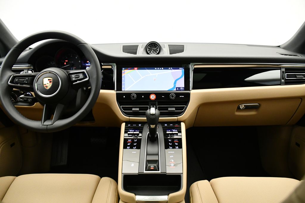 Thumbnail: 2025 Porsche Macan - 22