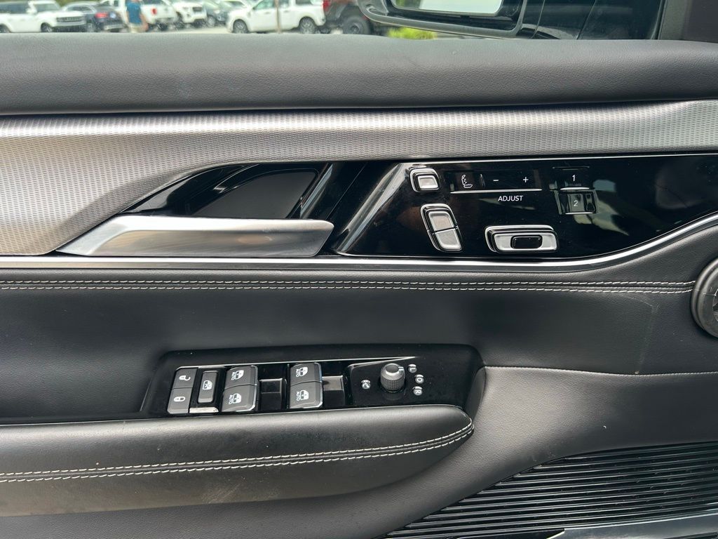2023 Jeep Grand Wagoneer L Base