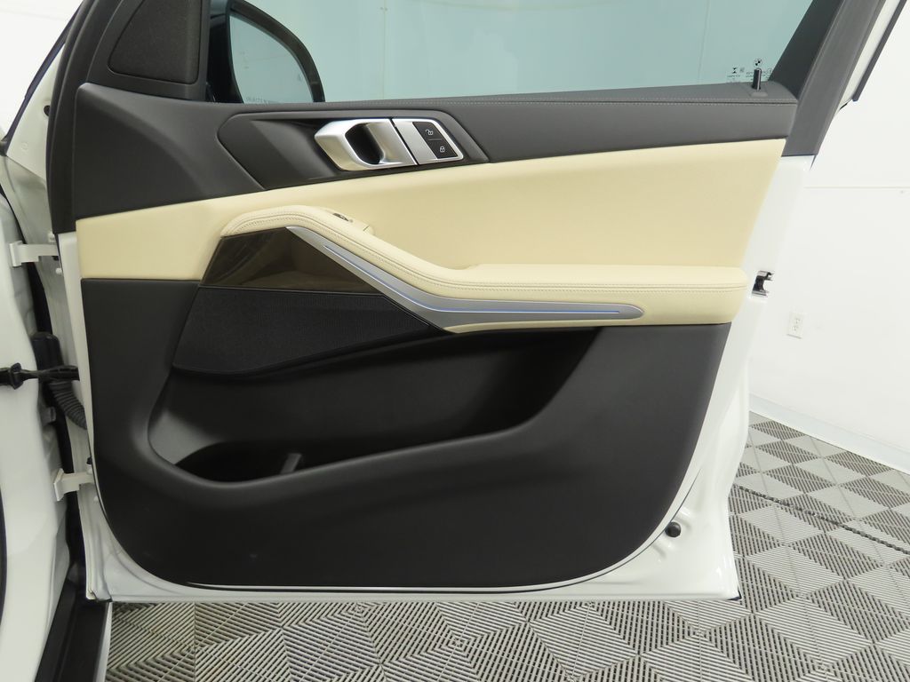 Thumbnail: 2022 BMW X5 - 24