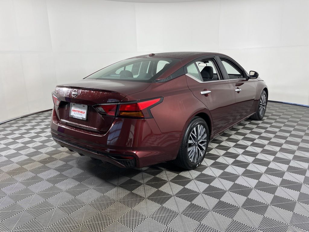 Thumbnail: 2025 Nissan Altima - 12