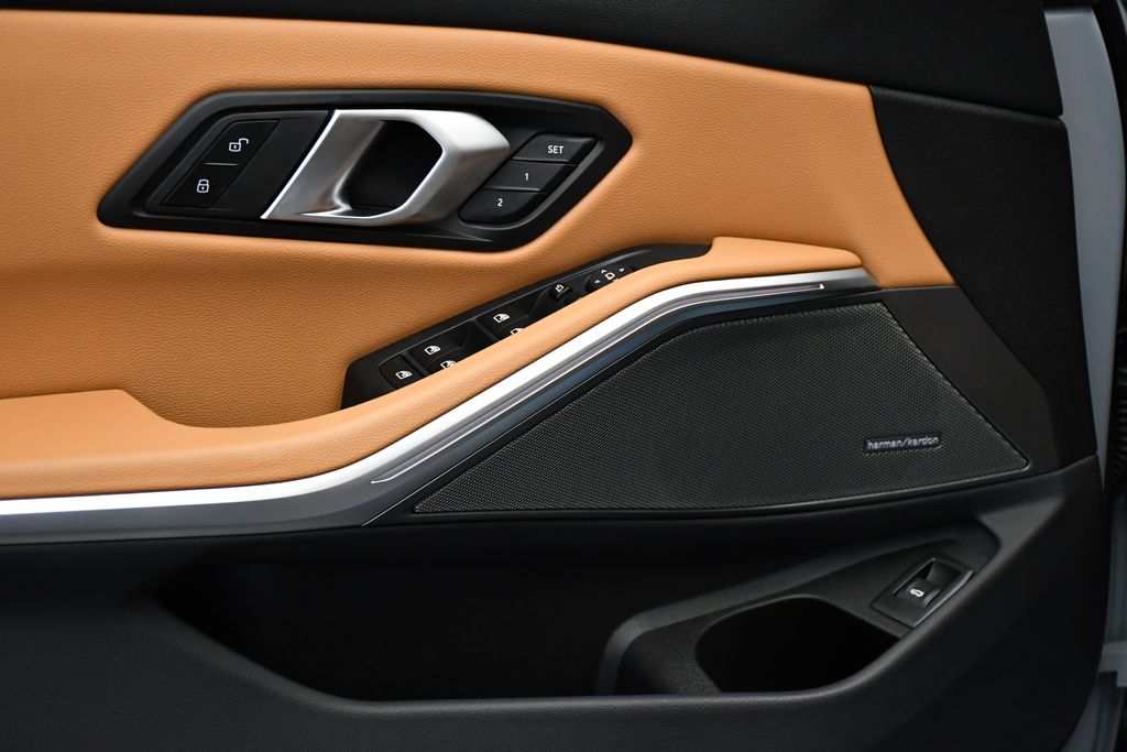 Thumbnail: 2025 BMW 3 Series - 32