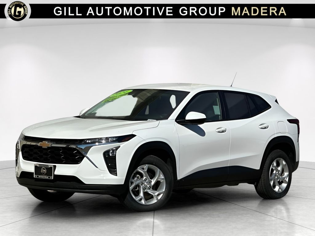 Summit White 2024 Chevrolet Trax LS FWD SUV / Crossover Front-Wheel Drive 6-Speed Automatic